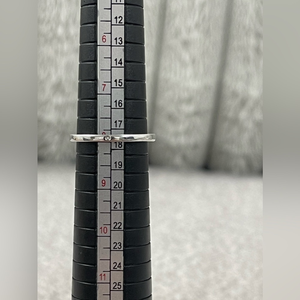 Curved Beauty Silver and White Gold Delicate V-Shape Dainty Promise Ring - Picture 7 of 9